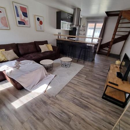 Duplex 40M2 Cocooning Coeur De Ville Avec Parking Neauphle-le-Chateau Exterior photo