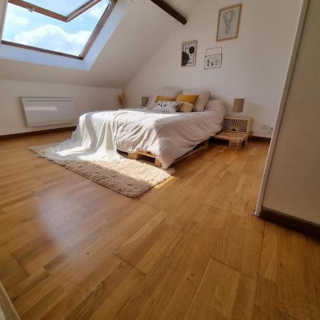 Duplex 40M2 Cocooning Coeur De Ville Avec Parking Neauphle-le-Chateau Exterior photo