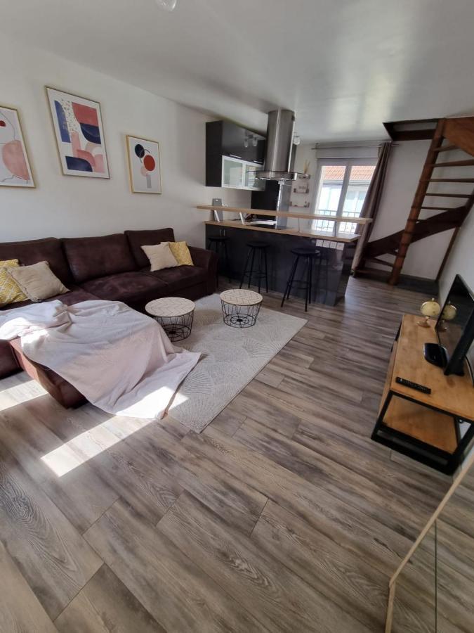 Duplex 40M2 Cocooning Coeur De Ville Avec Parking Neauphle-le-Chateau Exterior photo
